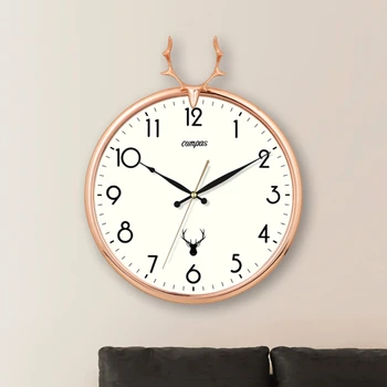 שקט נורדי שעון קיר בעיצוב מודרני בסלון יצירתי אופנה פשוטה דיגיטלי שעון קיר חדר השינה רלו דה ונקייה עיצוב הבית